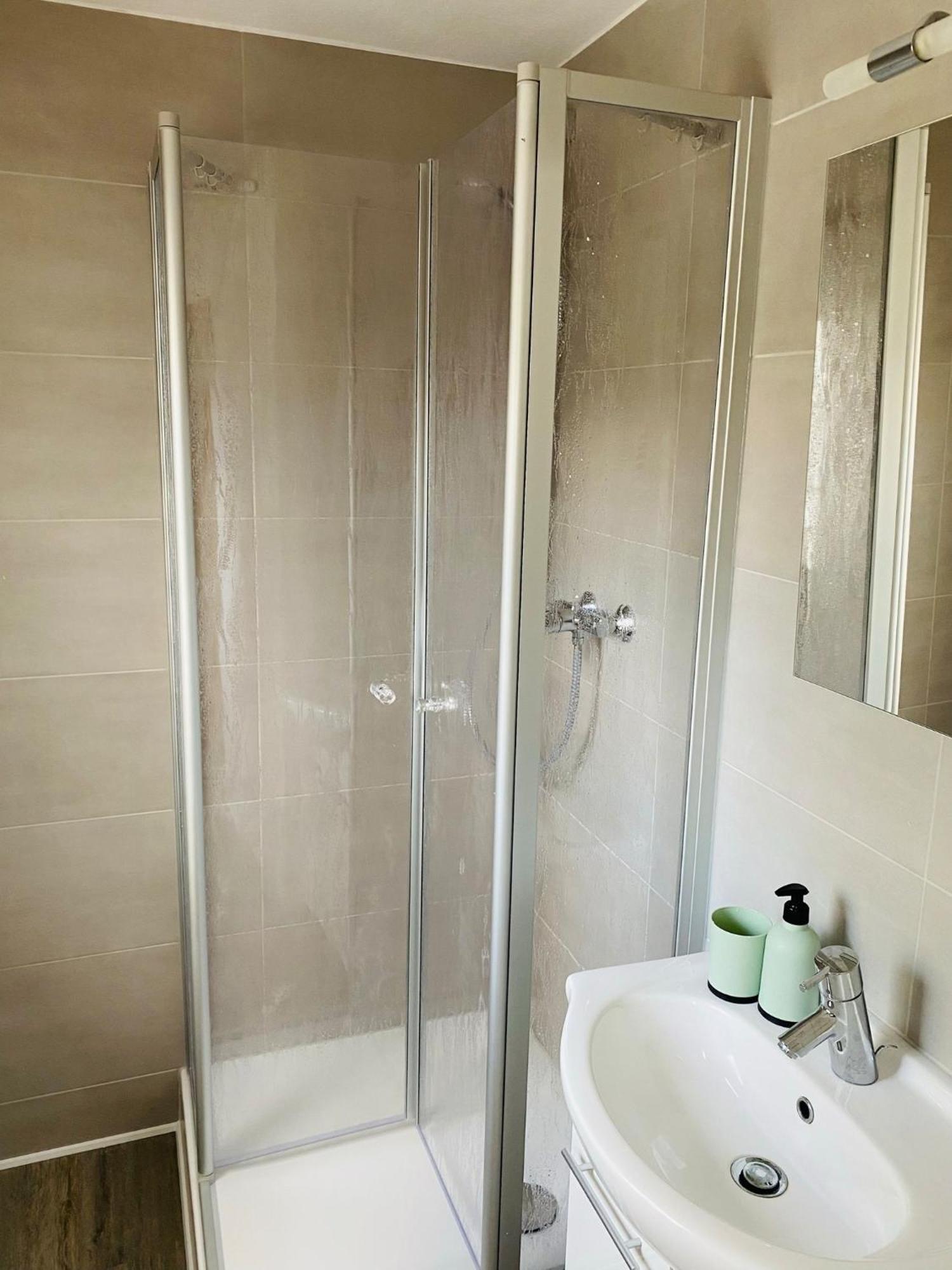 "Cuvee" Magnum Apartment ฮูเดสไฮม์ แอม ไฮน์ ภายนอก รูปภาพ